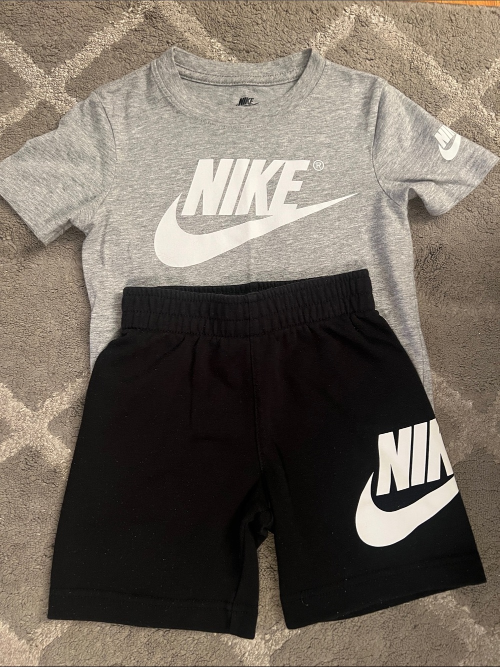 Nike Grey & Black Kids Logo Tee and Shorts Set. Boys size xs 4
